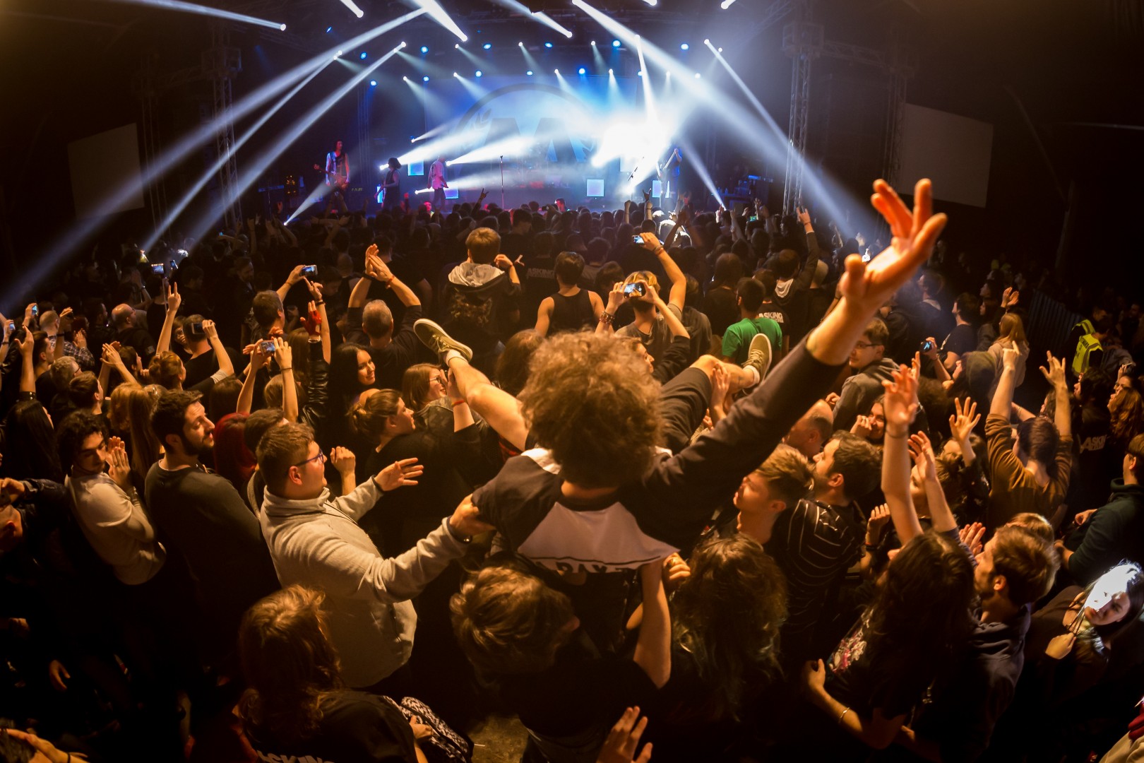 Public at Arenele Romane in Bucharest on March 13, 2017 (a17fc2d4d8)