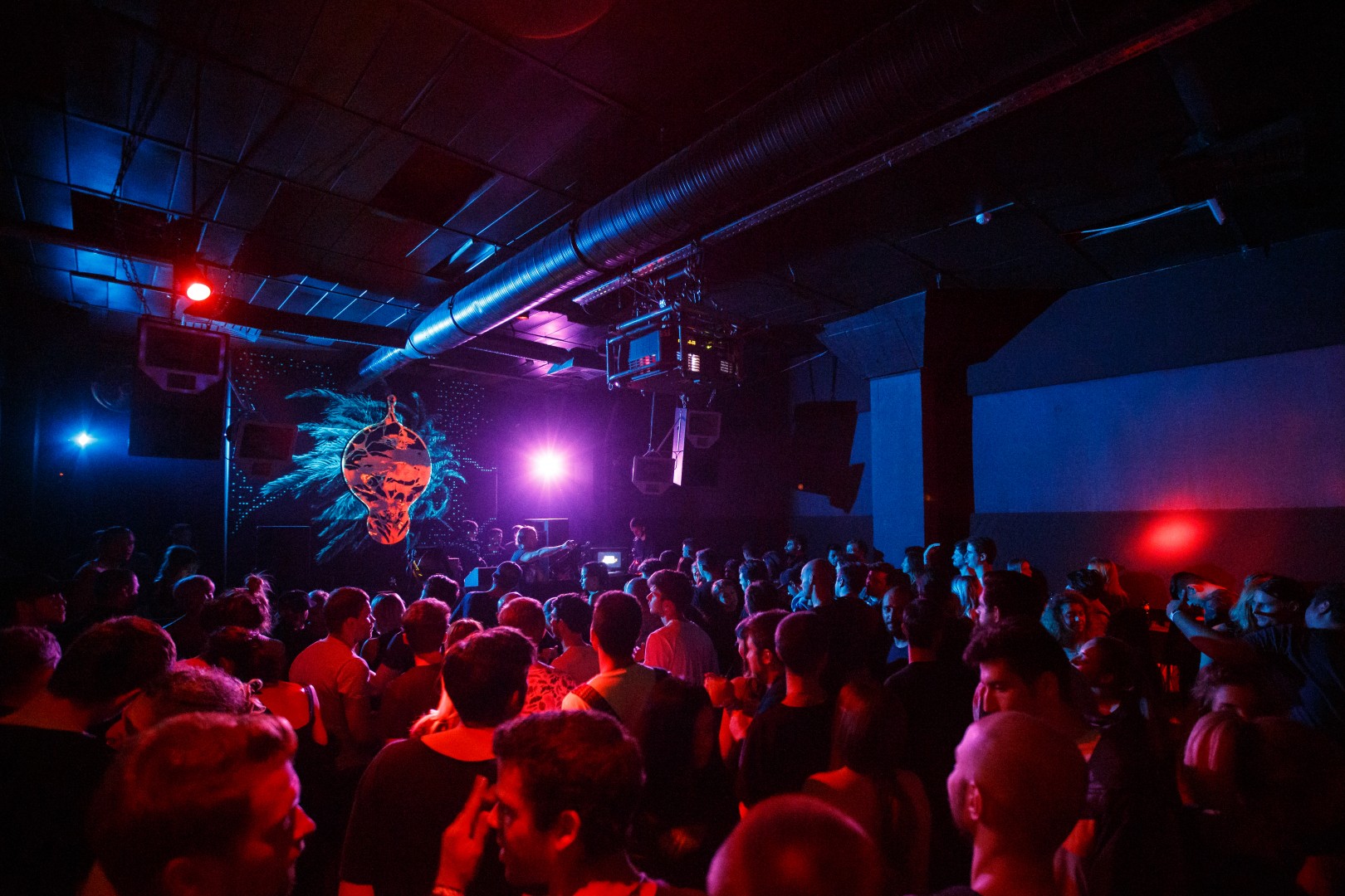 Public at Club Guesthouse in Bucharest on October 1, 2016 (b729861b50)