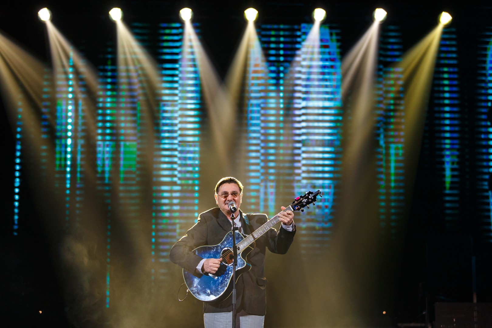 Radu Gheorghe at Sala Palatului in Bucharest on November 8, 2015 (60144ba131)