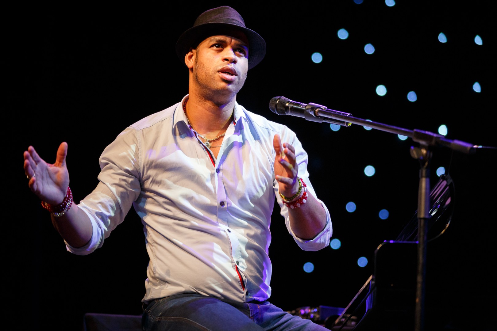 Roberto Fonseca at Teatrul Naăional in Bucharest on April 25, 2016 (072e25d723)