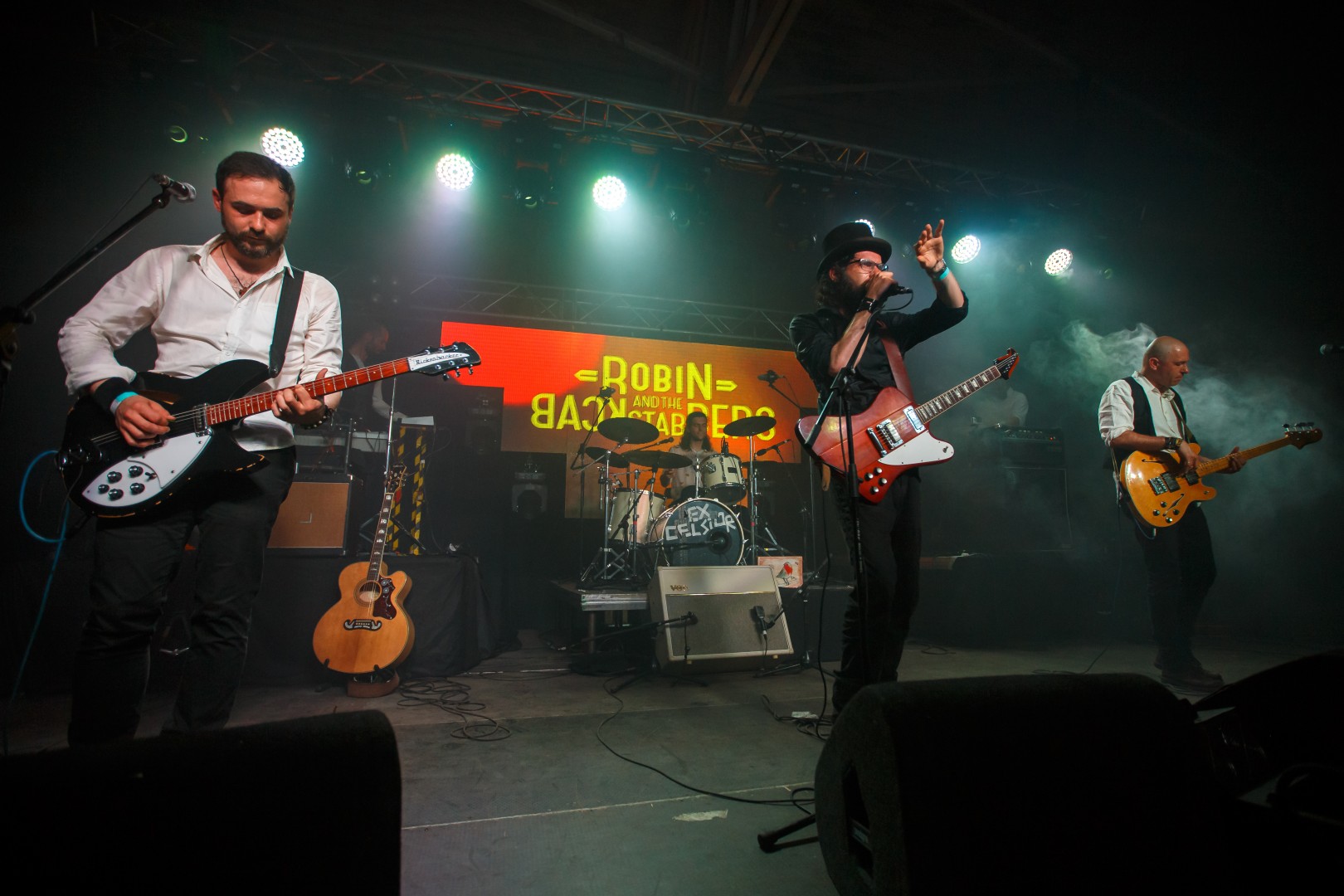Robin And The Backstabbers at Halele Carol in Bucharest on May 8, 2015 (07febb5882)