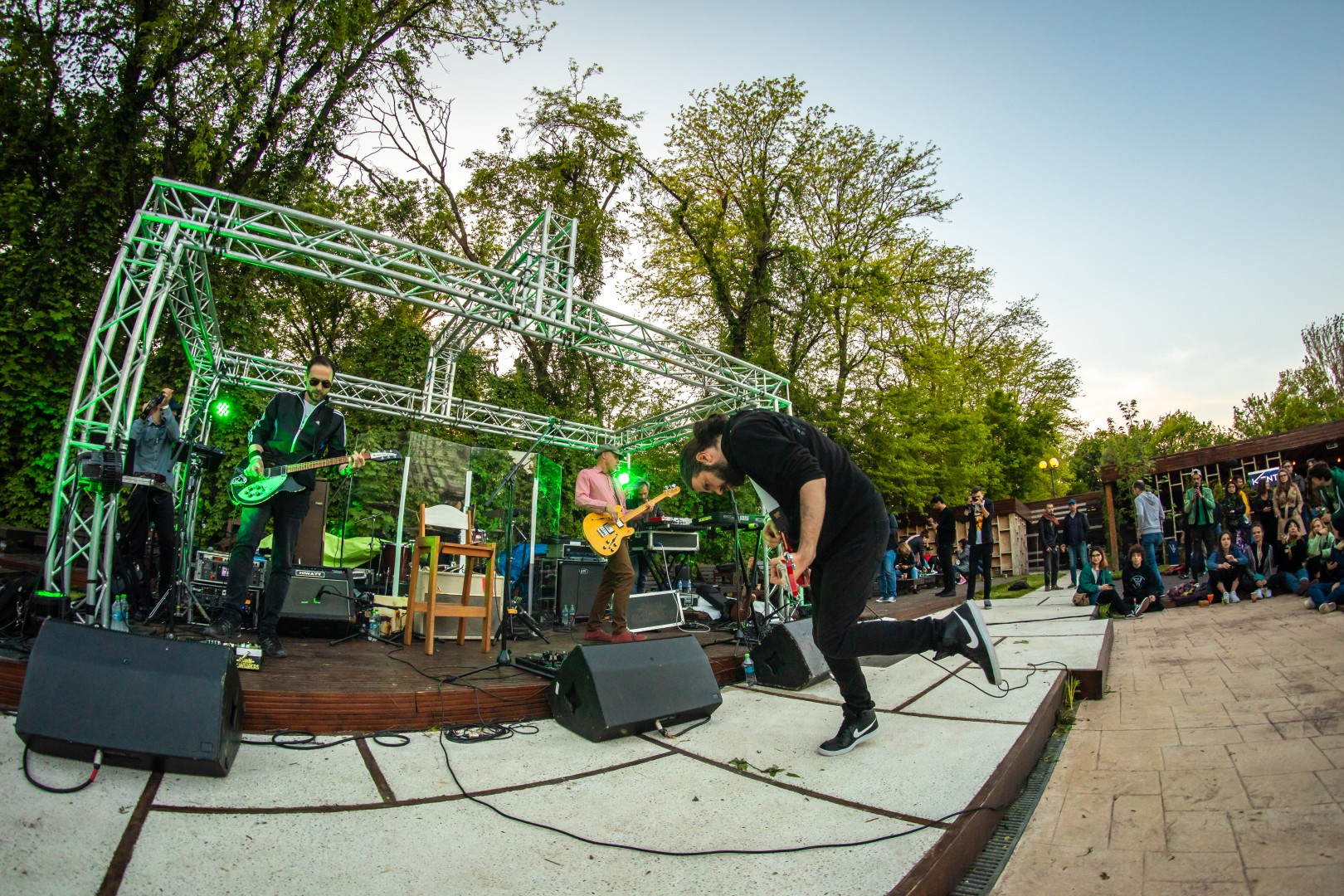 Robin And The Backstabbers at Grădina Floreasca in Bucharest on May 1, 2019 (f8de67b873)