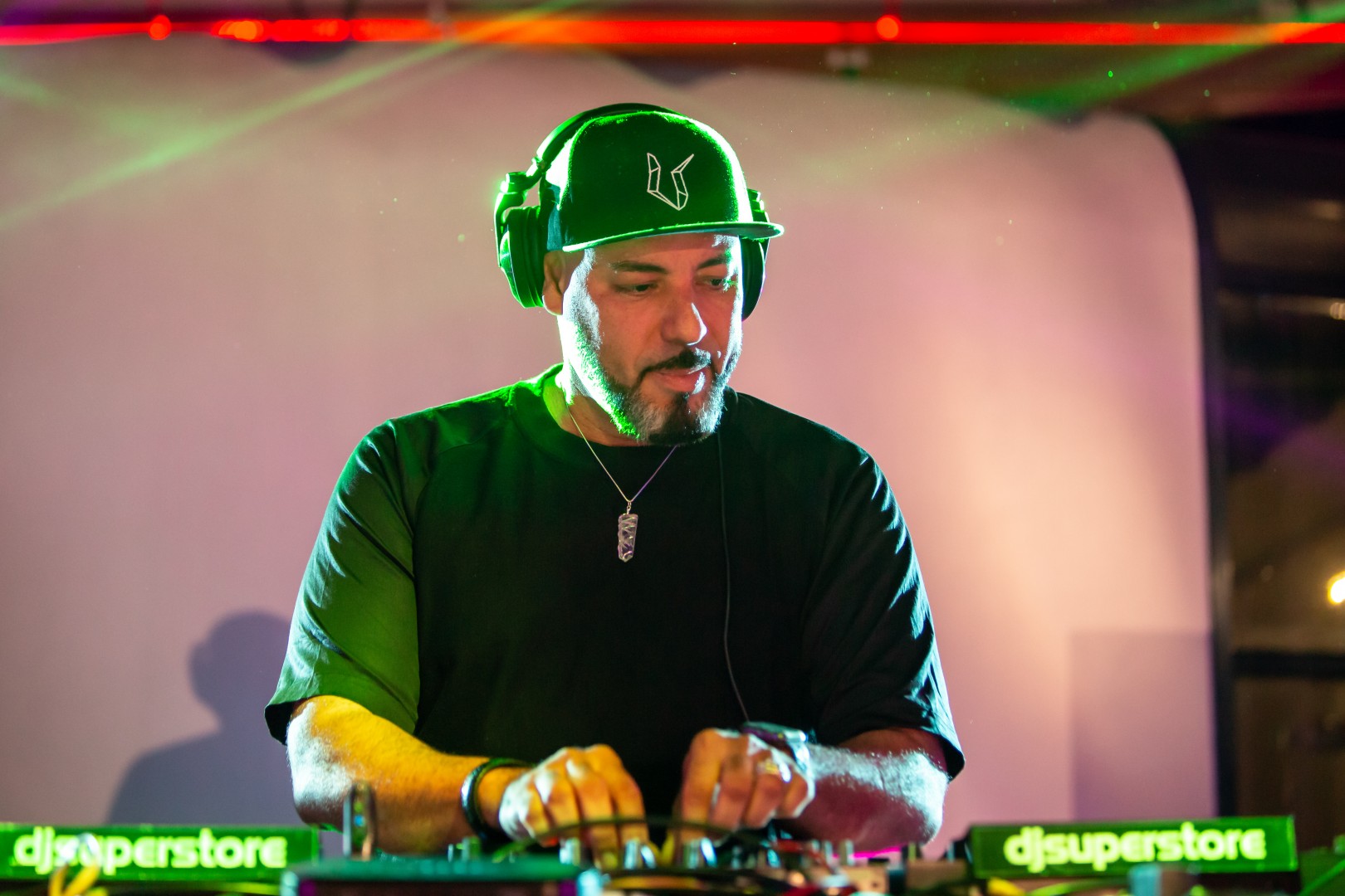 Roger Sanchez at Promenada Mall in Bucharest on August 17, 2018 (54bfa0596a)