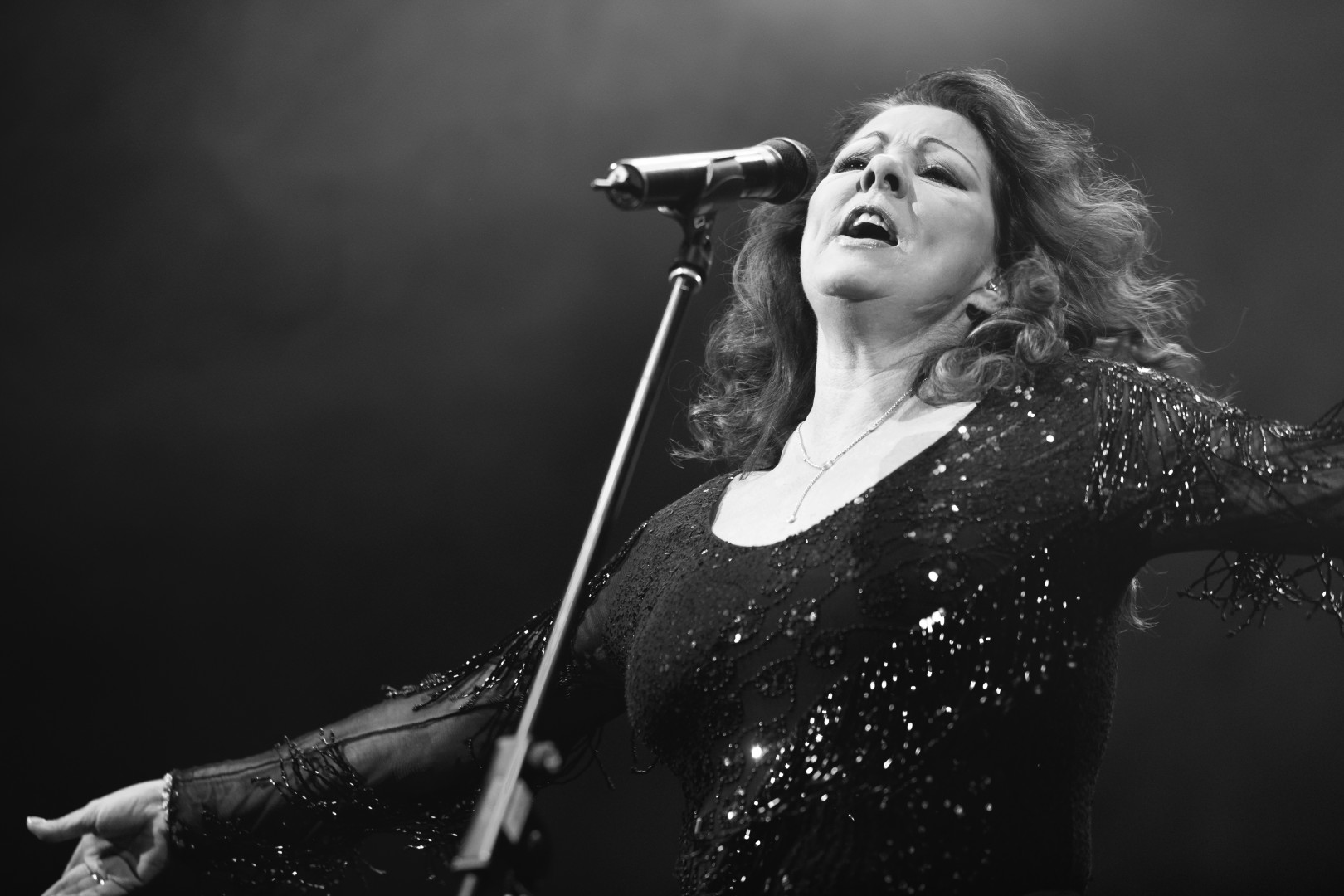 Sandra at Sala Palatului in Bucharest on December 2, 2014 (03483ca908)
