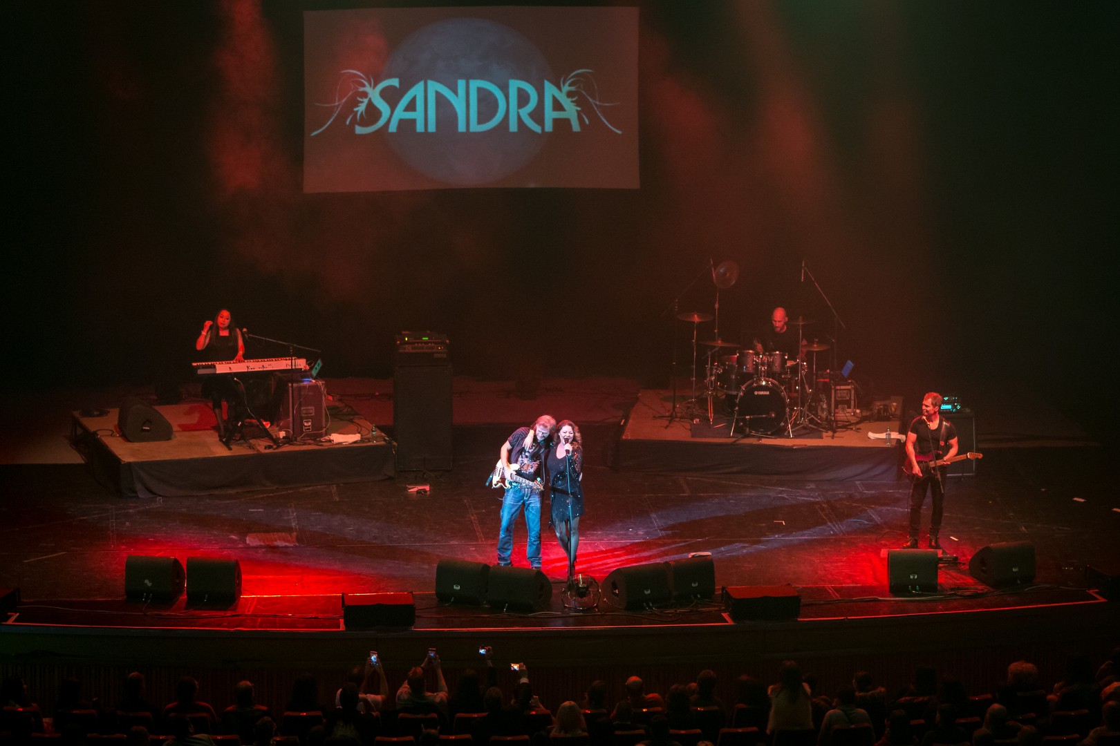 Sandra at Sala Palatului in Bucharest on December 2, 2014 (05f08c6ad9)