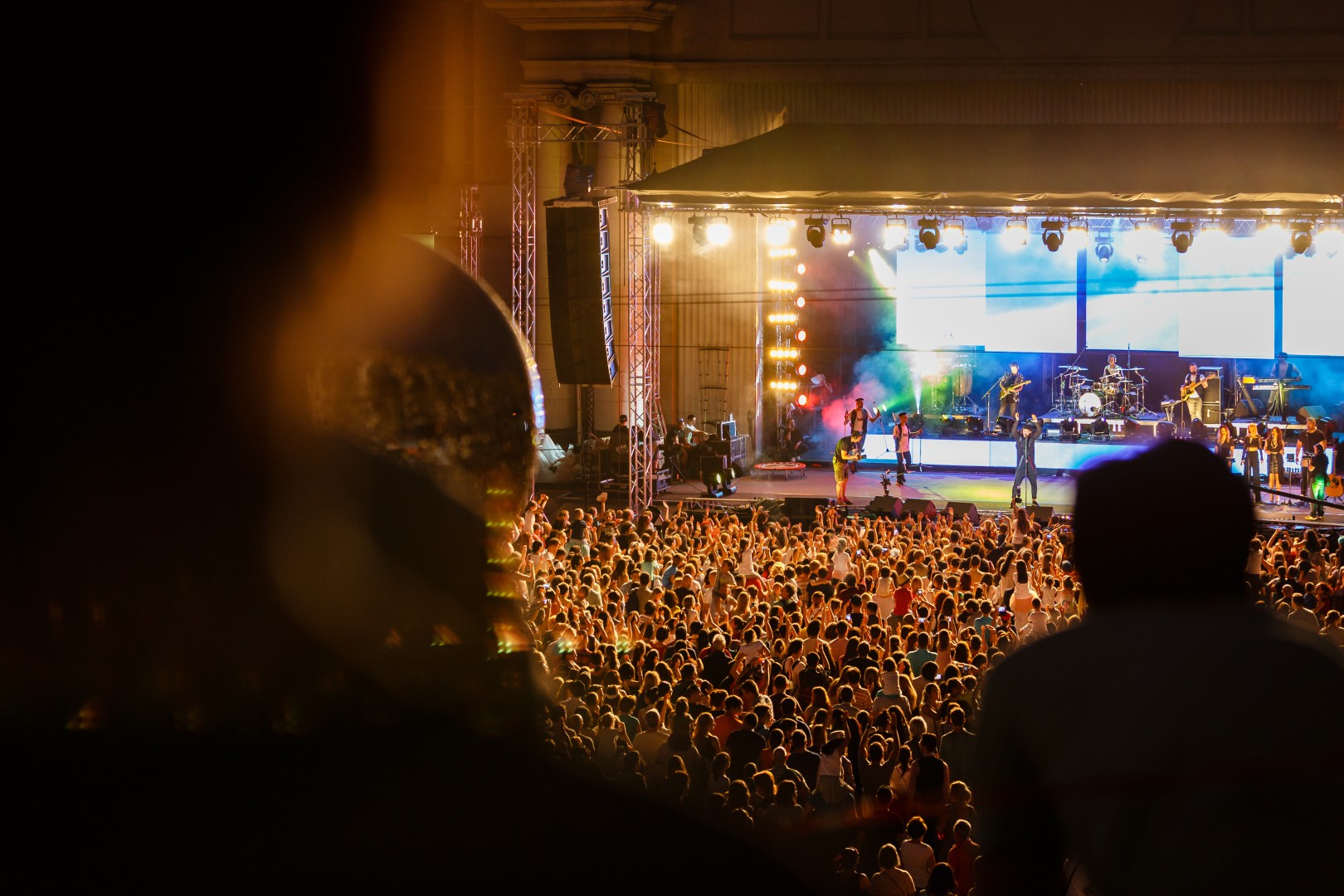 Smiley at Arenele Romane in Bucharest on June 1, 2016 (71c7380111)