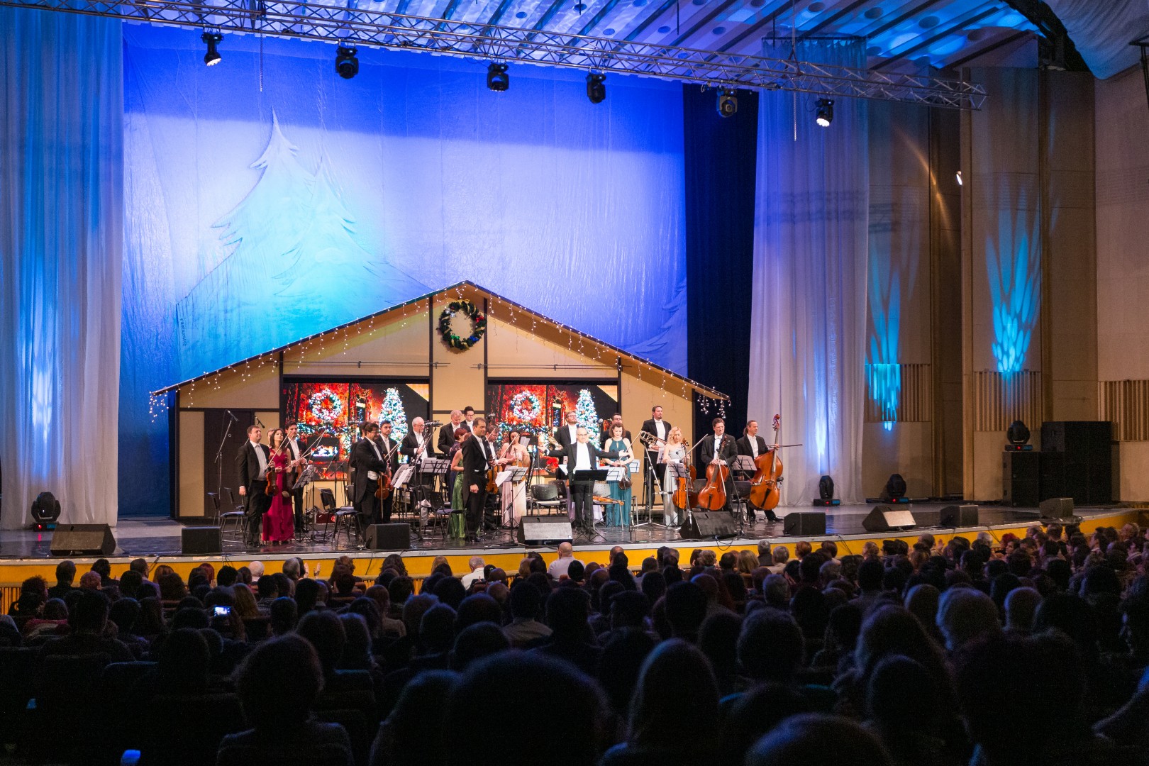 Strauss Festival Orchestra Vienna at Sala Palatului in Bucharest on December 21, 2014 (333b64ba94)