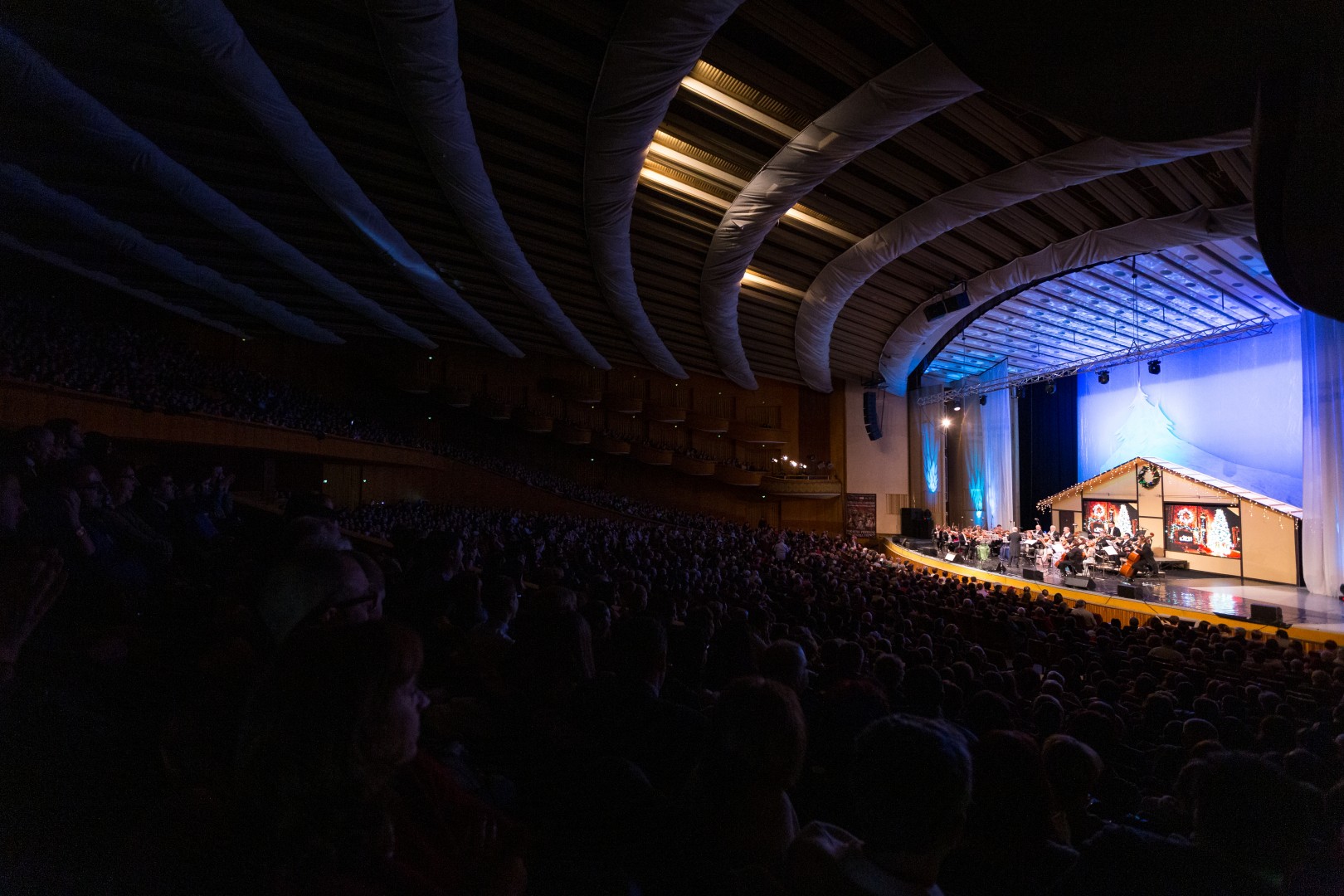 Strauss Festival Orchestra Vienna at Sala Palatului in Bucharest on December 21, 2014 (8f64f4759d)