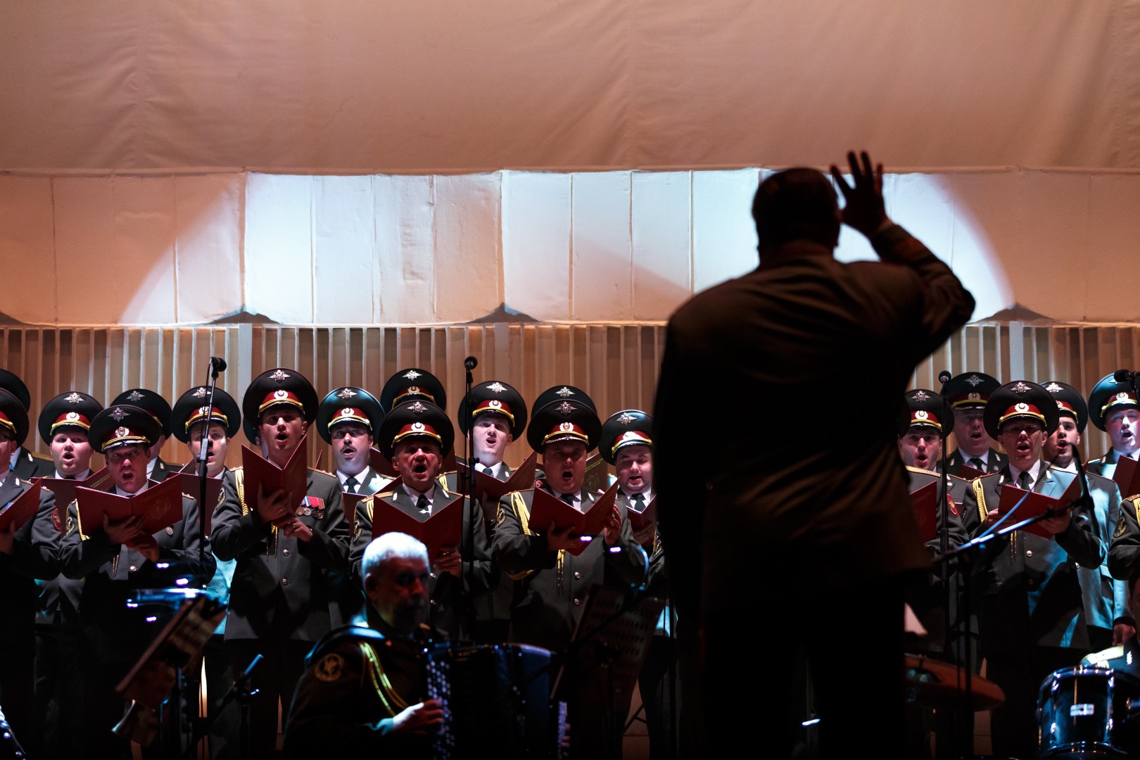 The Red Army Choir at Sala Palatului in Bucharest on September 22, 2015 (0bf7d9c877)