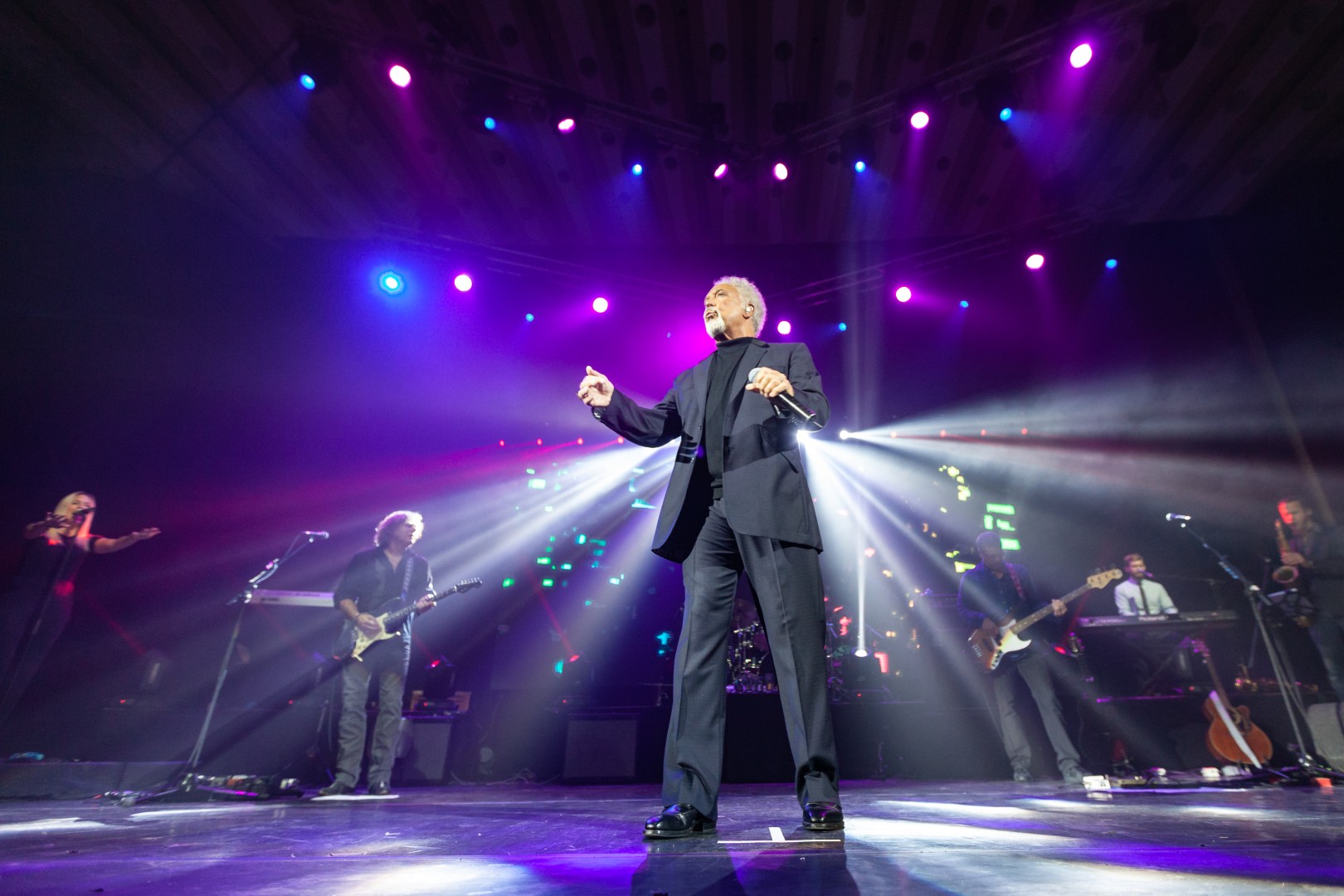 Tom Jones at Sala Palatului in Bucharest on November 1, 2013 (052688bc53)