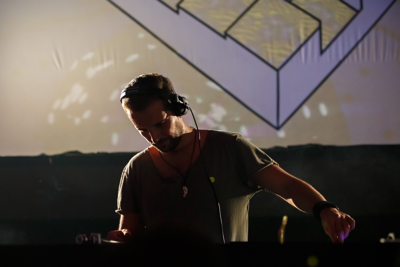 Valentino Kanzyani at Kristal Club in Bucharest on October 24, 2015 (3398dde7e3)