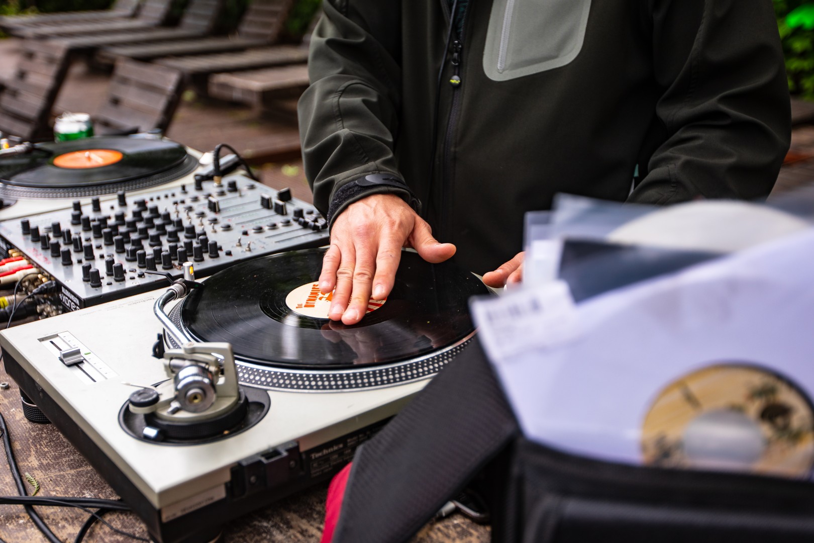 Vinyl Player at Grădina Floreasca in Bucharest on May 1, 2019 (78b07d32d5)