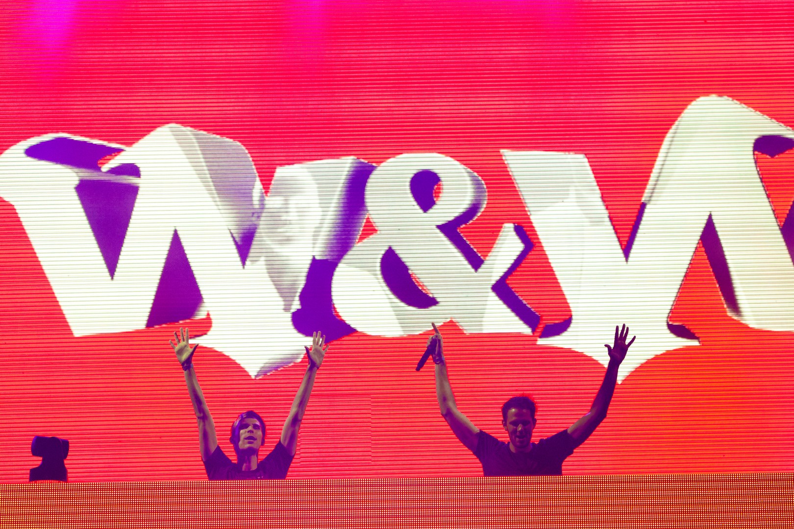 W&W at Cluj Arena in Cluj-Napoca on August 6, 2016 (cd126ca02b)