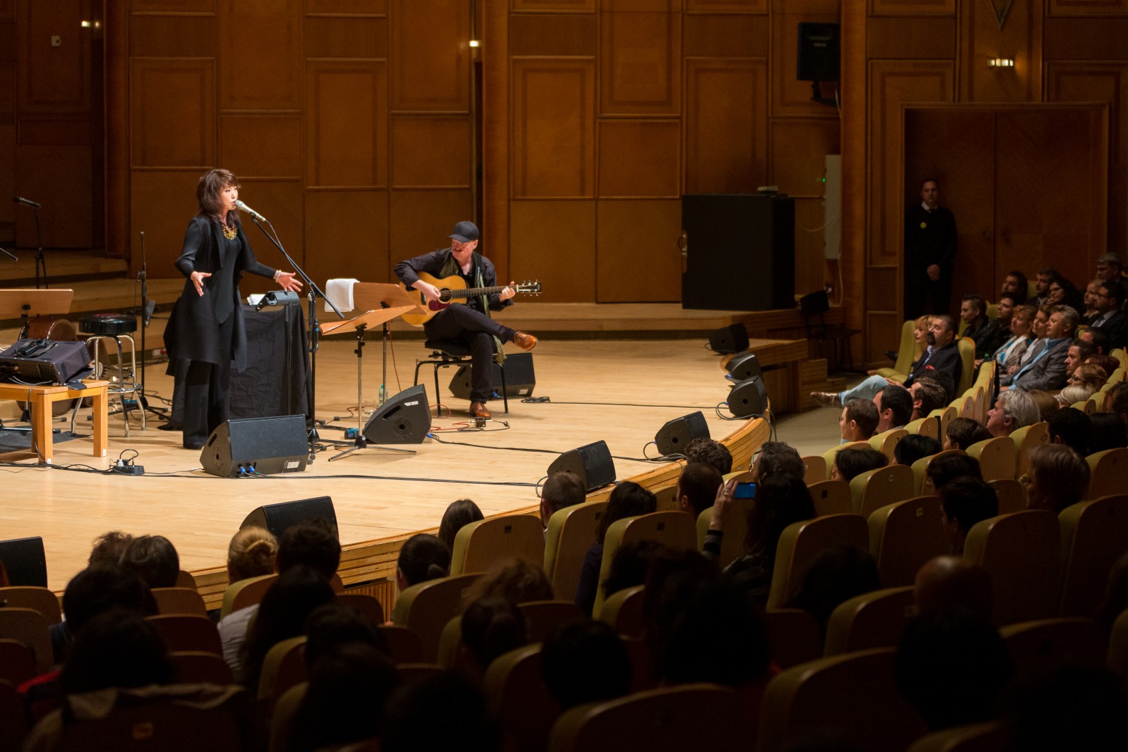 Youn Sun Nah & Ulf Wakenius at Sala Radio "Mihail Jora" in Bucharest on October 14, 2014 (63977401e3)