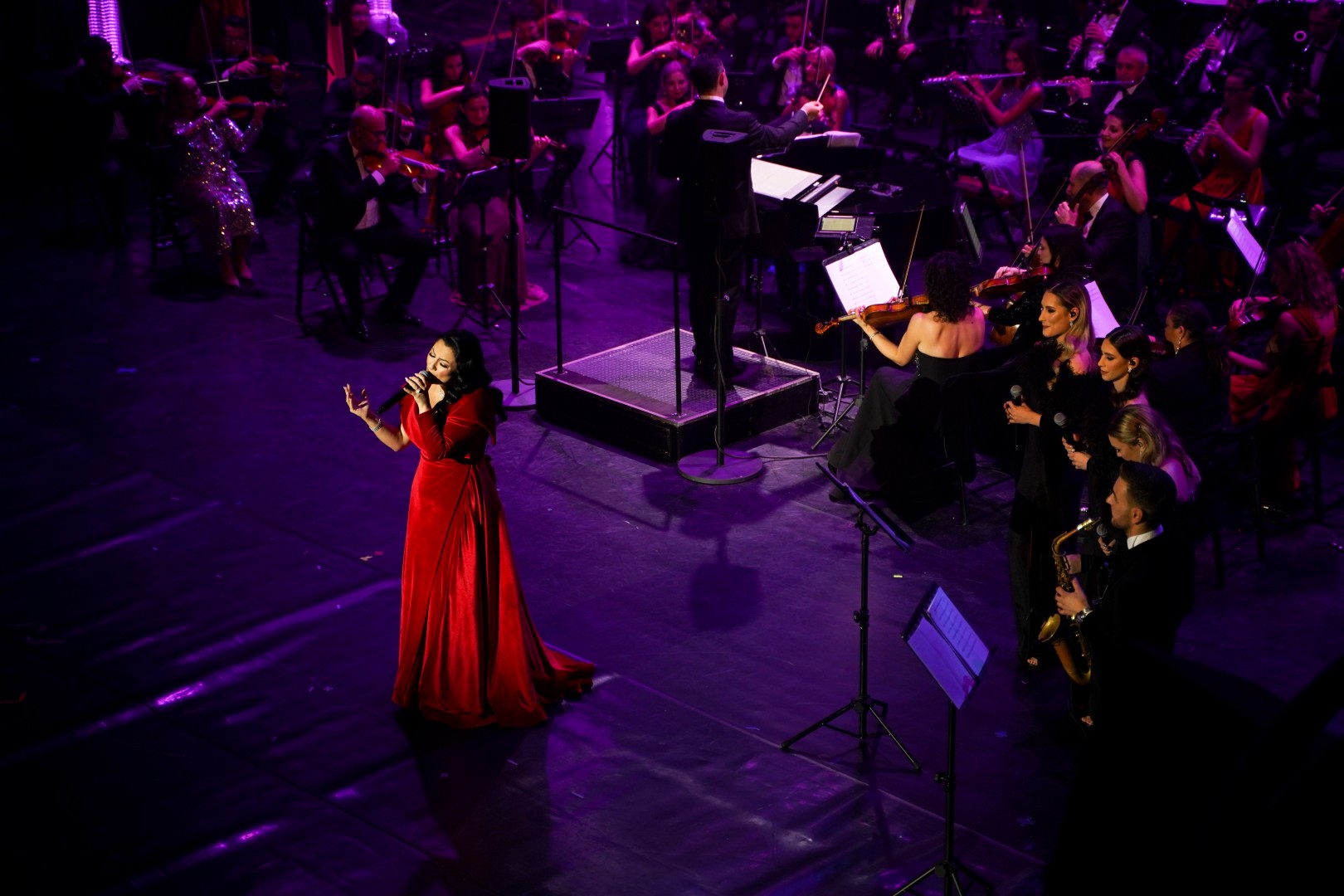 Andra at Opera Națională București in Bucharest on December 5, 2022 (38c994534b)