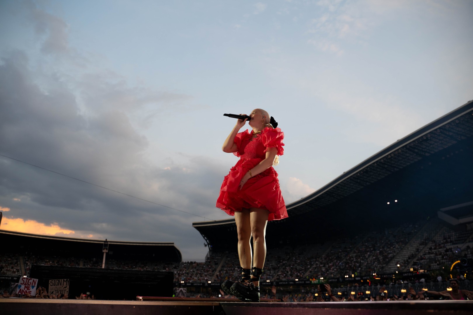 Anne-Marie at Cluj Arena in Cluj-Napoca on August 7, 2022 (84ccc45406)