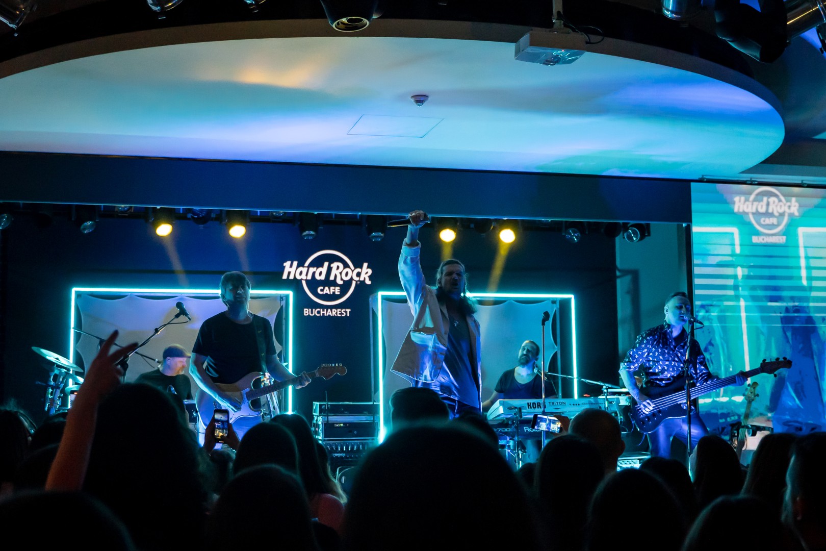 Vama at Hard Rock Cafe in Bucharest on January 12, 2023 (f2e2a15d6b)