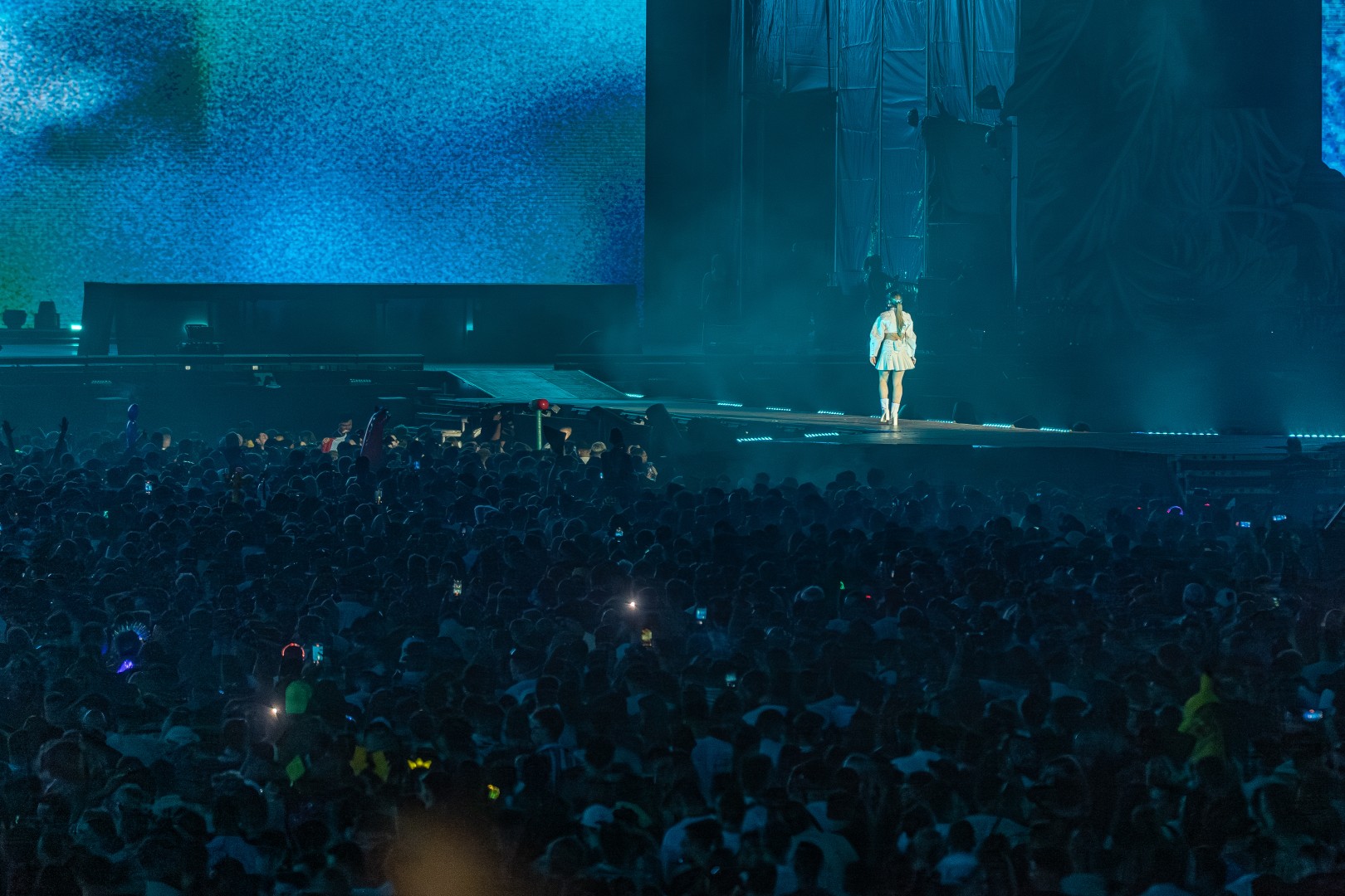 Becky Hill in Cluj-Napoca on August 10, 2025 (464151798b)