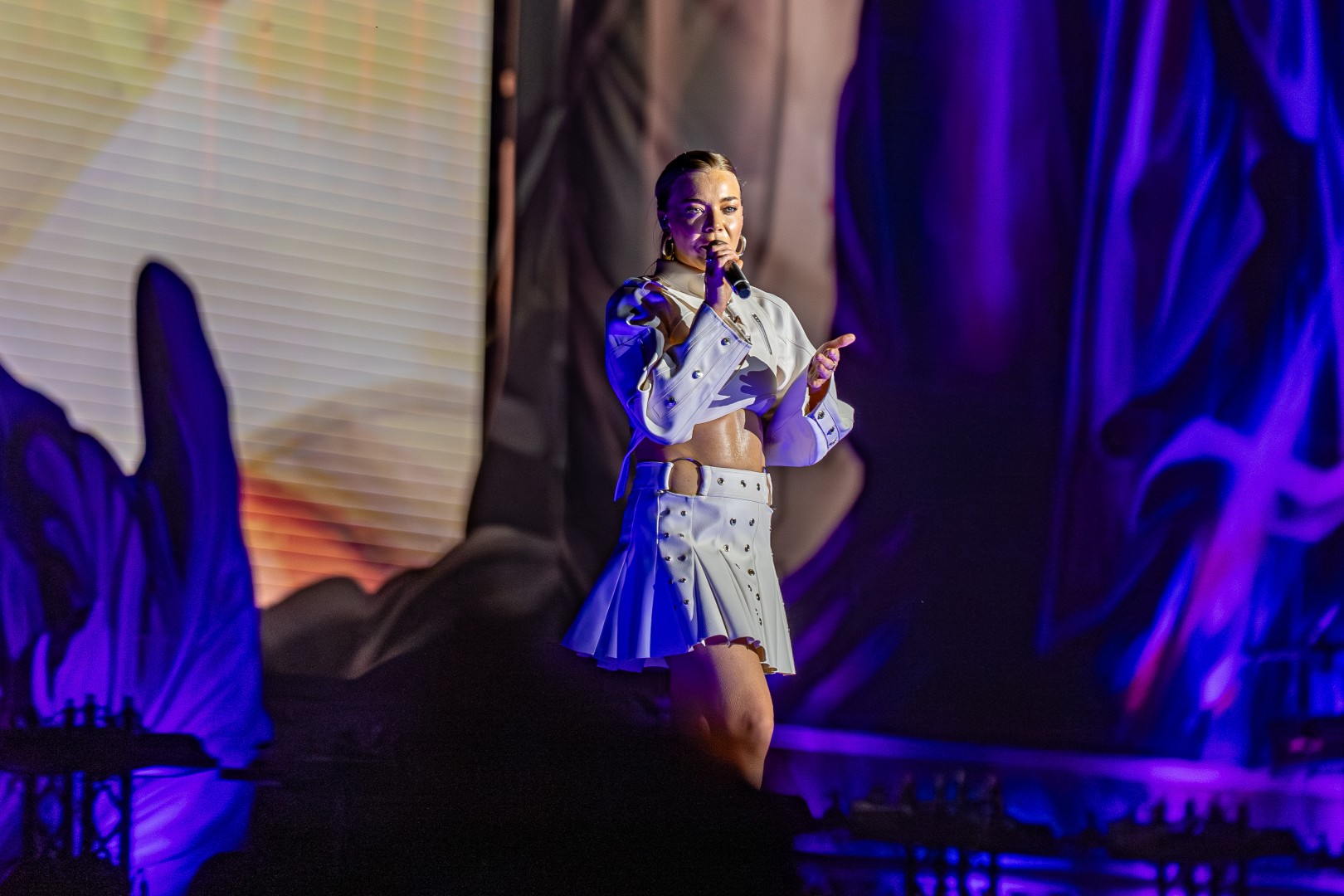 Becky Hill in Cluj-Napoca on August 10, 2025 (671548110d)