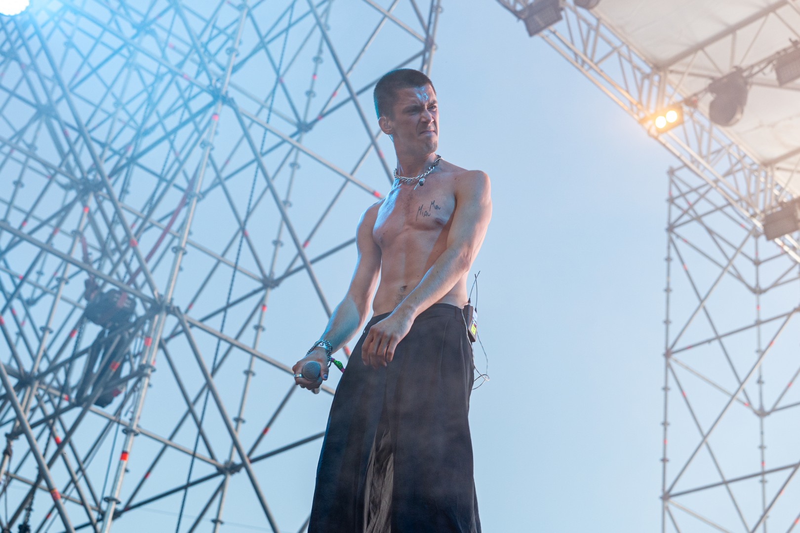 Cojo in Bucharest on July 6, 2025 (1b29e810c1)