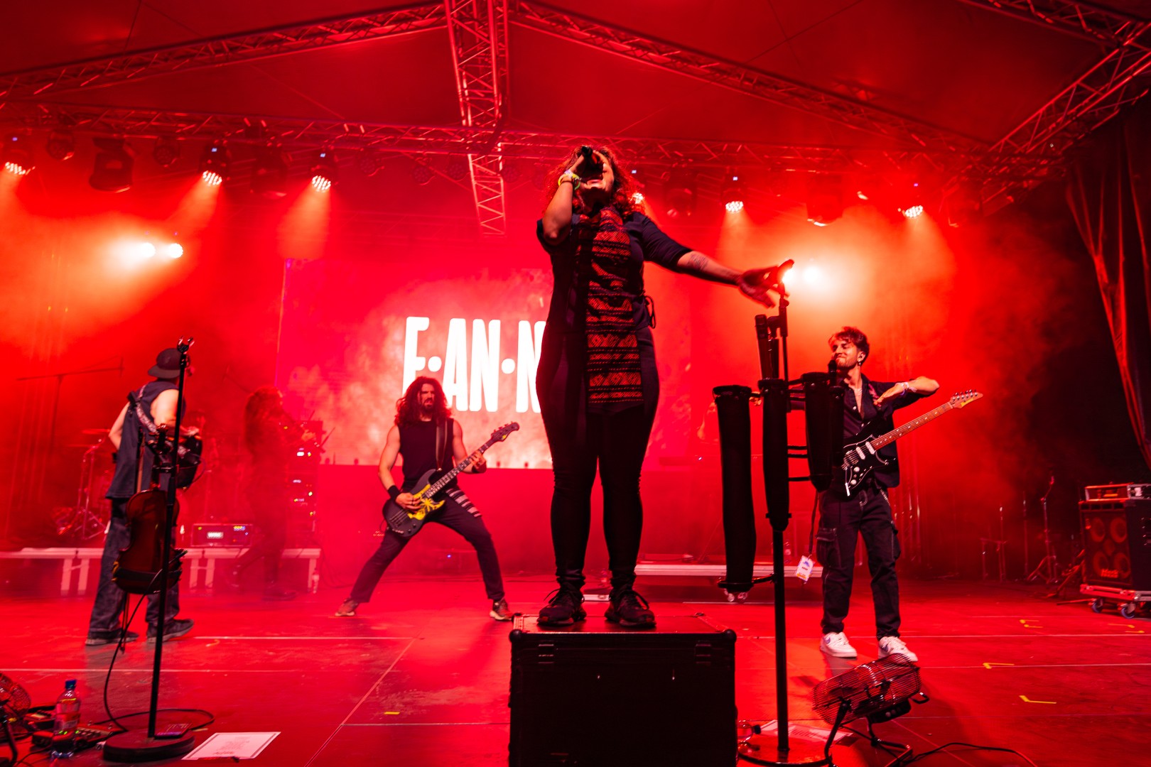 E-an-na in Ploiesti on September 8, 2025 (b9a513ef57)