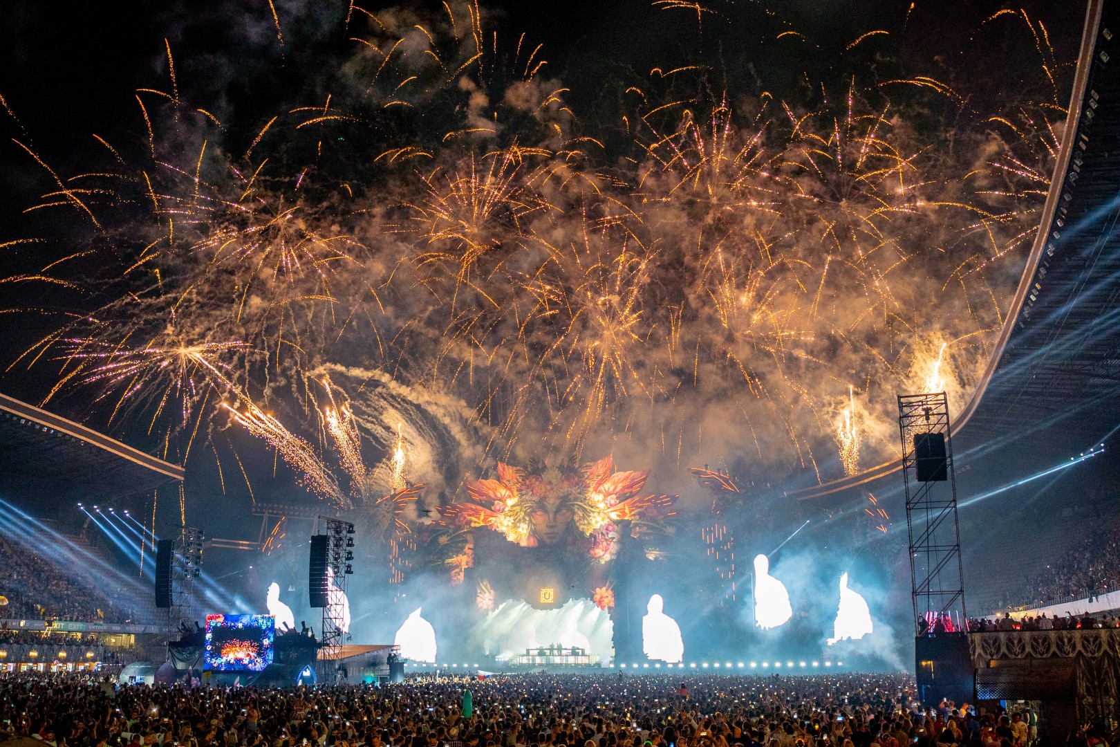 Fireworks in Cluj-Napoca on August 10, 2024 (52c02920f0)