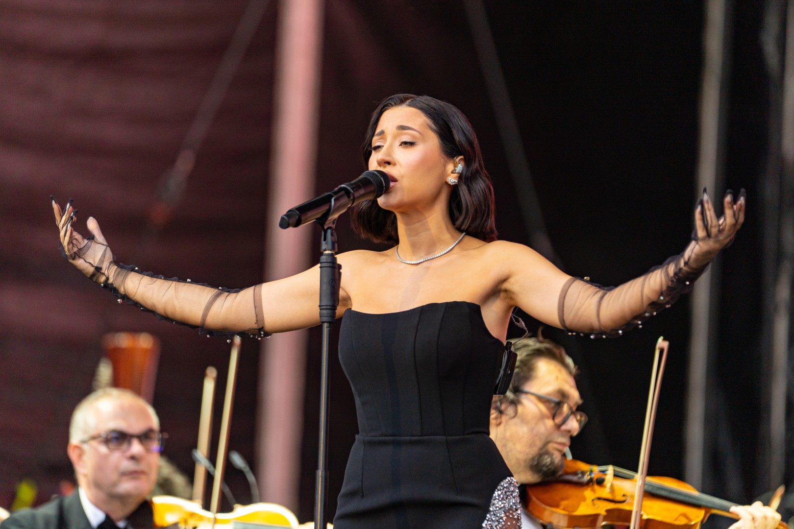 Nicole Cherry in Bucharest on September 12, 2025 (728e2b7016)