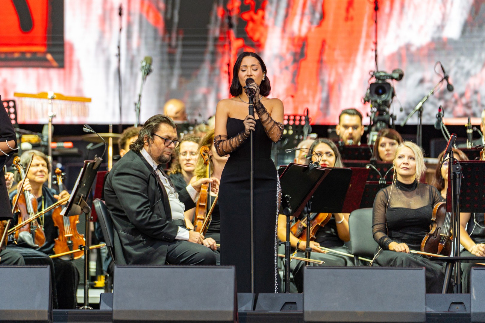 Nicole Cherry in Bucharest on September 12, 2025 (ce49116a6b)