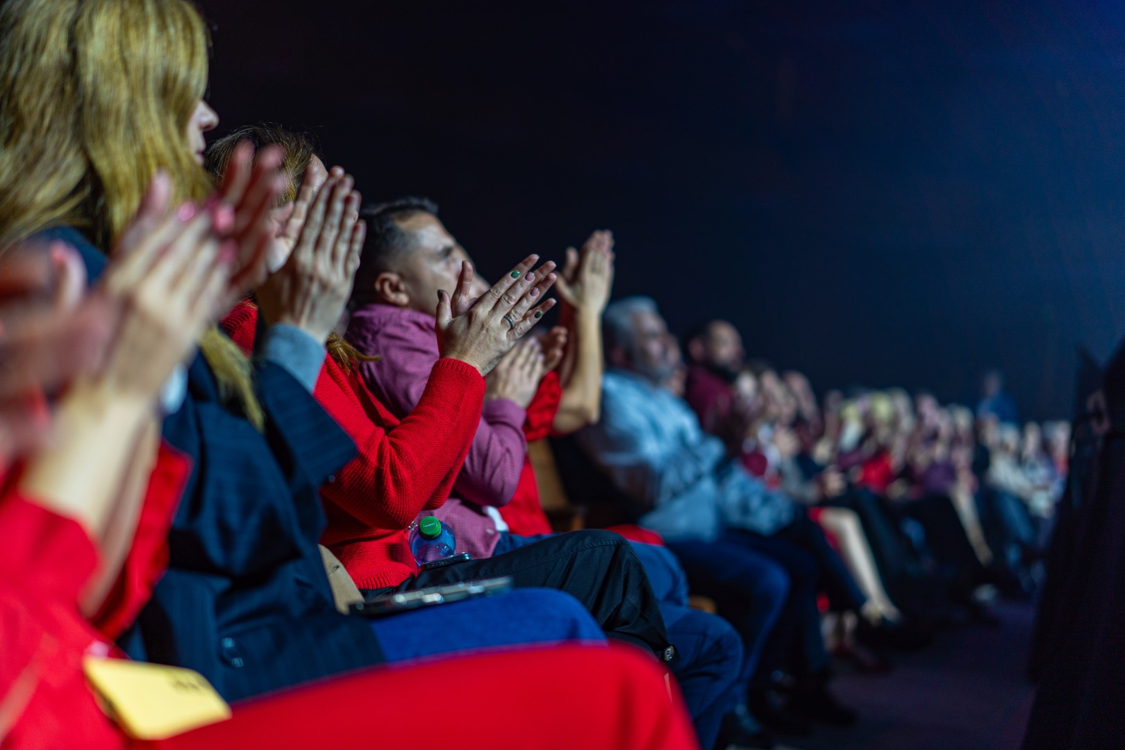 Public in Bucharest on November 11, 2025 (3922a2a18d)