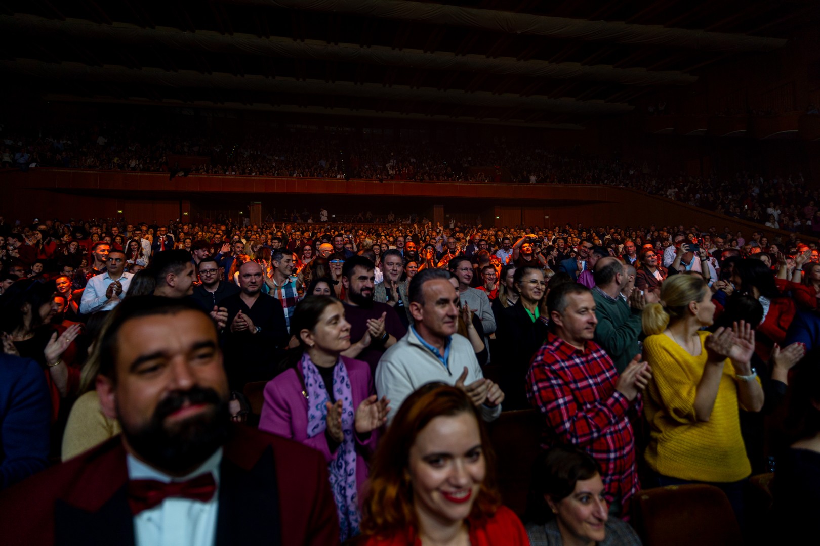 Public in Bucharest on November 11, 2025 (ce9c7ac2d5)