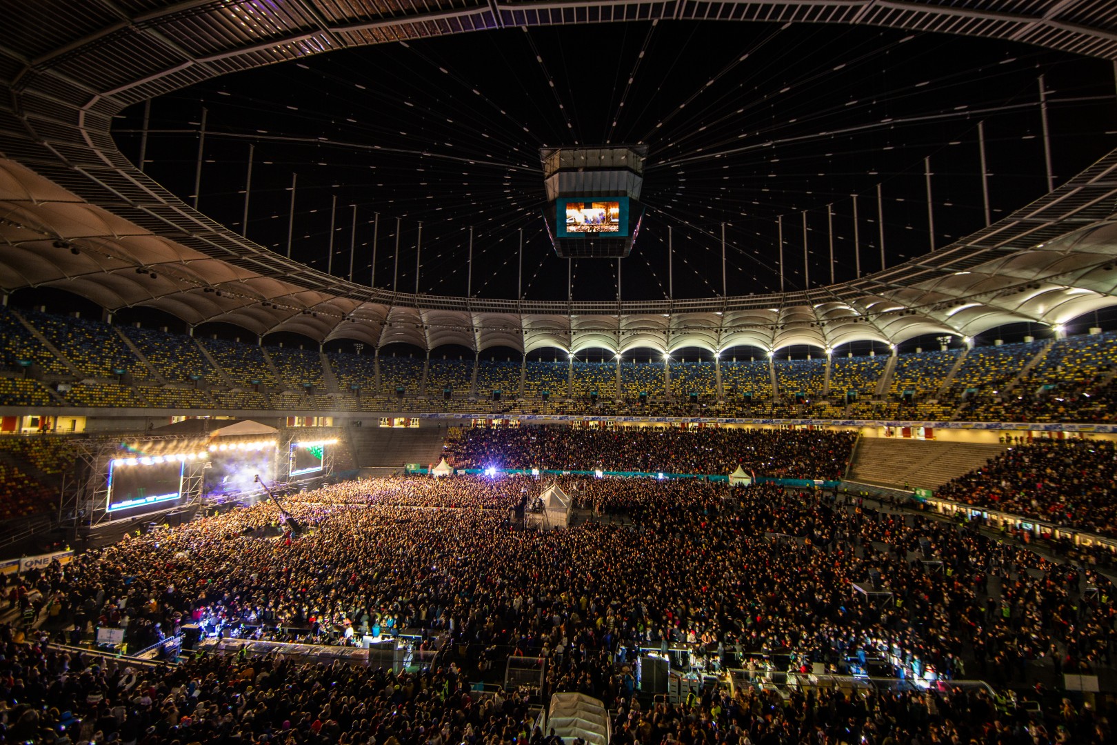 Armin Van Buuren at National Arena in Bucharest on March 12, 2022 (491e7203d5)