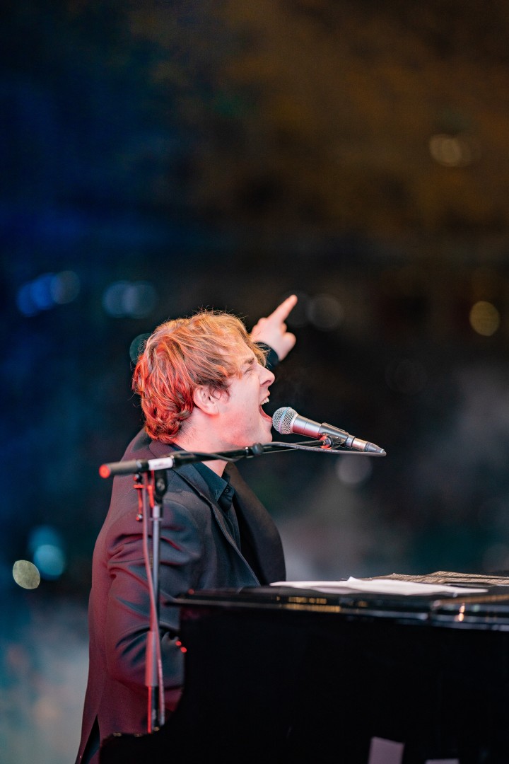 Tom Odell at National Arena in Bucharest on March 12, 2022 (c1684e3ac5)