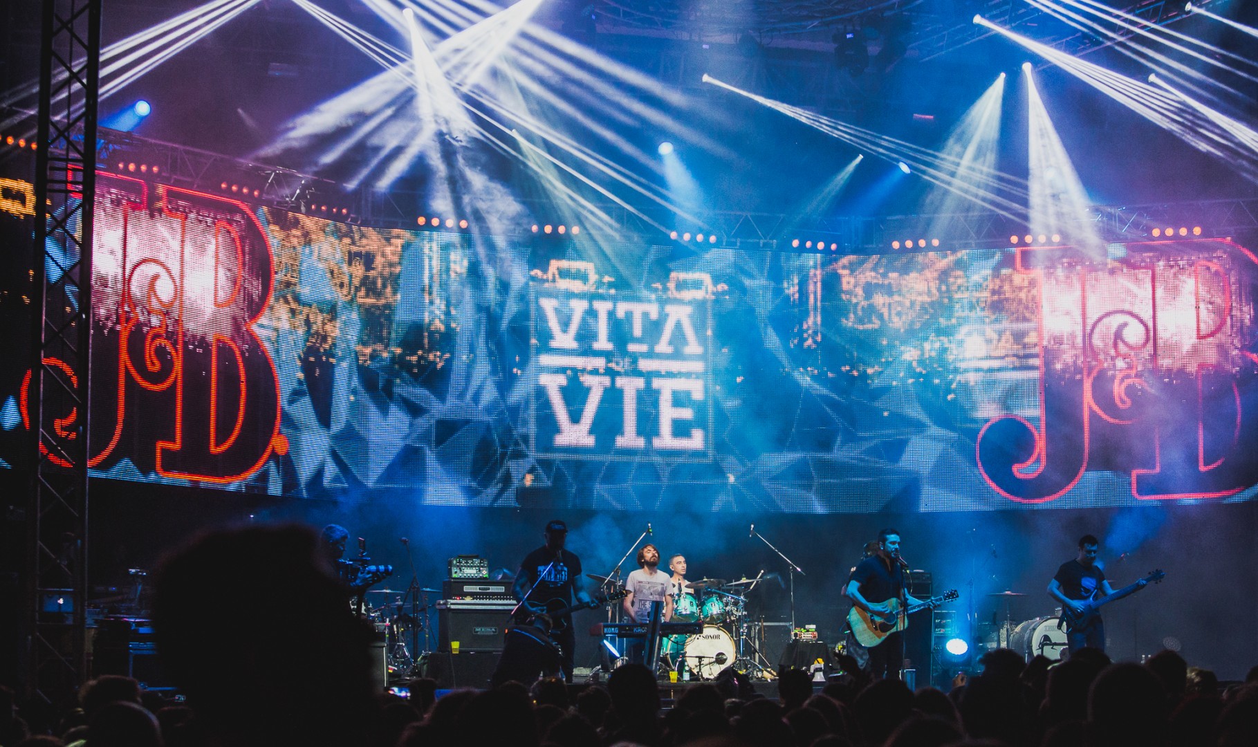 ViÈ›a De Vie at Arenele Romane in Bucharest on May 18, 2017 (676624bd50)