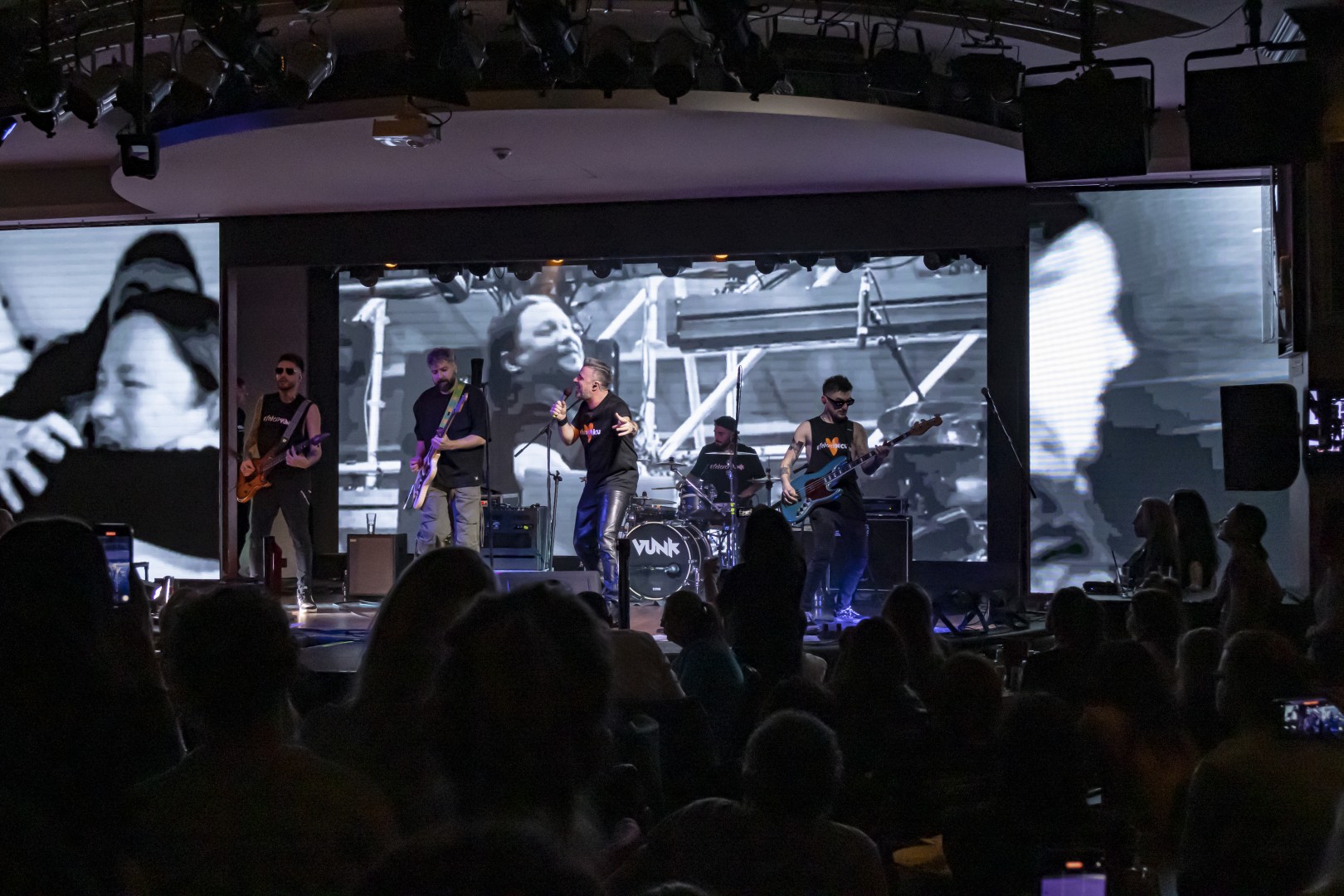 Vunk in Bucharest on March 6, 2025 (0828acb5e3)