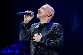 Eros Ramazzotti in Bucharest on April 23, 2023 (5b35bff6d9)