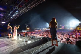 Las Ketchup in Mamaia on august-2025